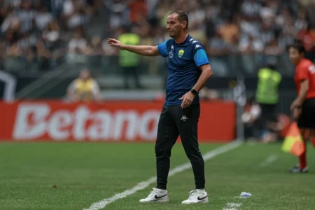 Cuiabá arranca empate contra o Atlético-MG: Petit lamenta estado do gramado da Arena