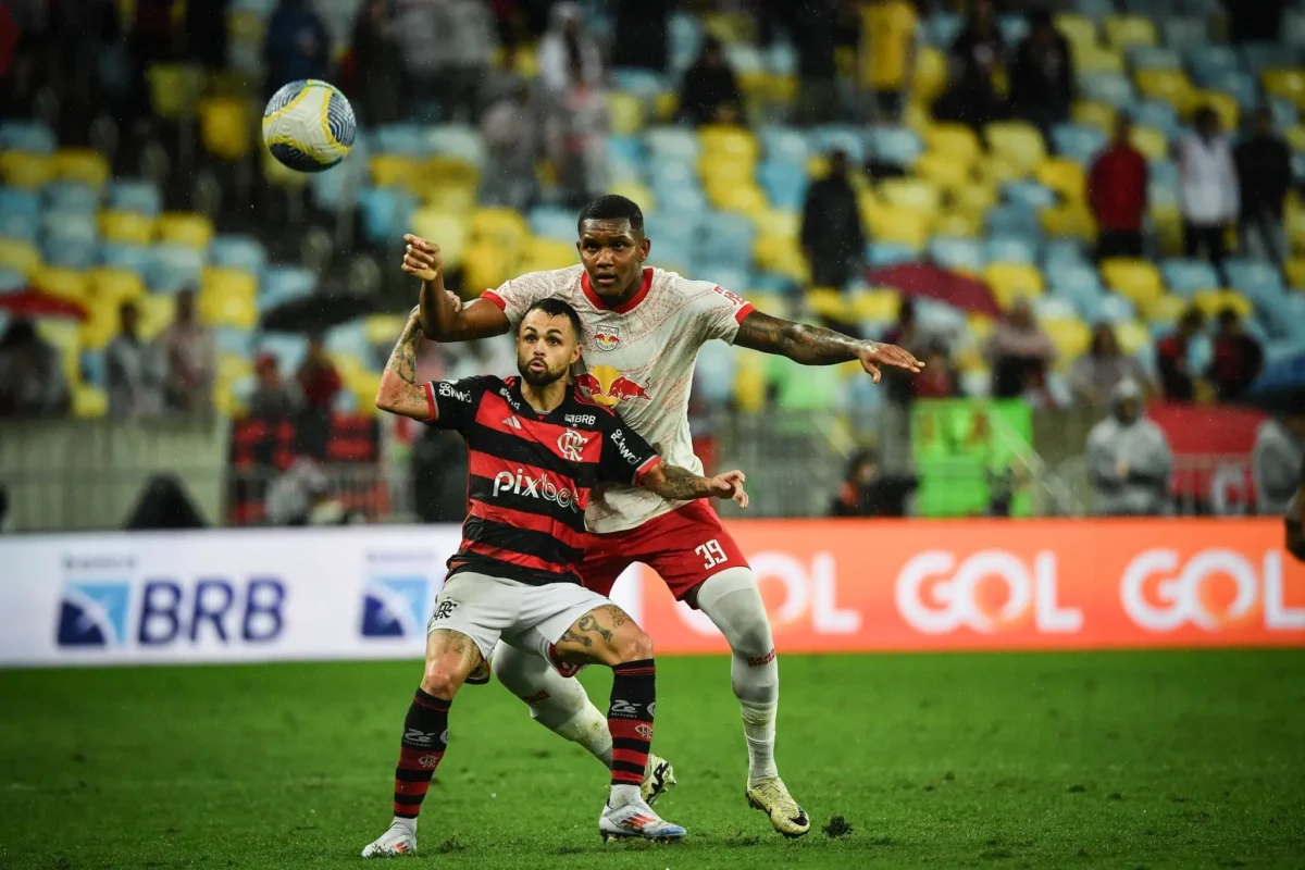 Douglas Mendes comemora primeiro gol como profissional e analisa sequência sem vitórias do Bragantino no Brasileirão.