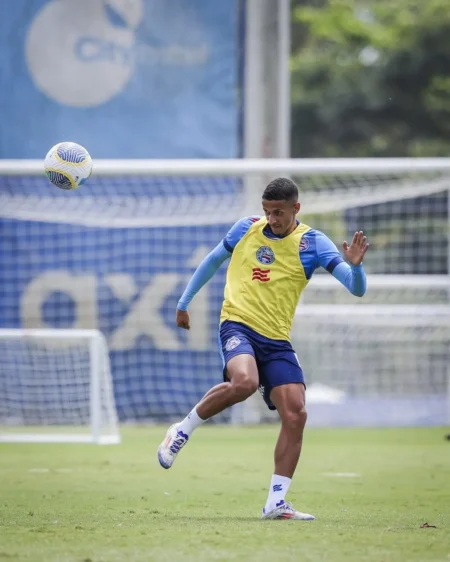 Escalação do Bahia x Bragantino: Confira desfalques, dúvidas e time provável para o confronto.