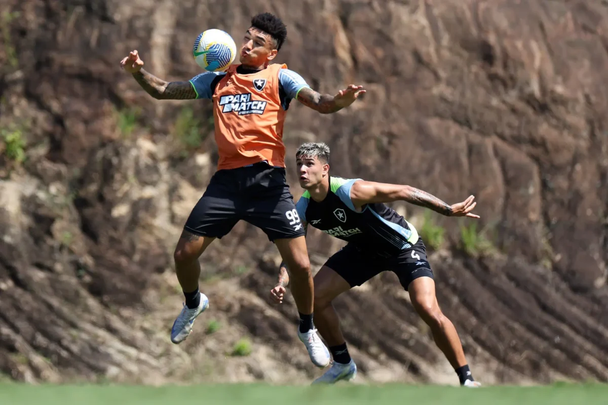 Escalação do Botafogo para jogo importante: times confirma retornos em decisão contra o Fortaleza no Campeonato Brasileiro.