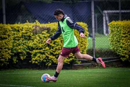 Escalação do Inter para enfrentar o Cruzeiro: Roger testa time com Borré e Valencia