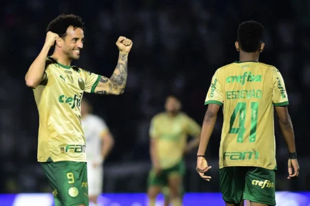 Felipe Anderson comemora goleada do Palmeiras: "Estamos na disputa pelo título"