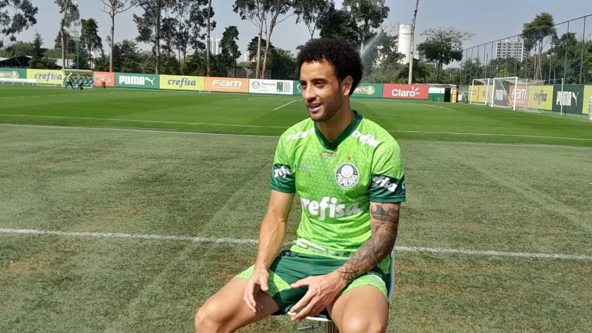 Felipe Anderson elogia Estêvão, compara a Neymar e revela estar confortável no Palmeiras.