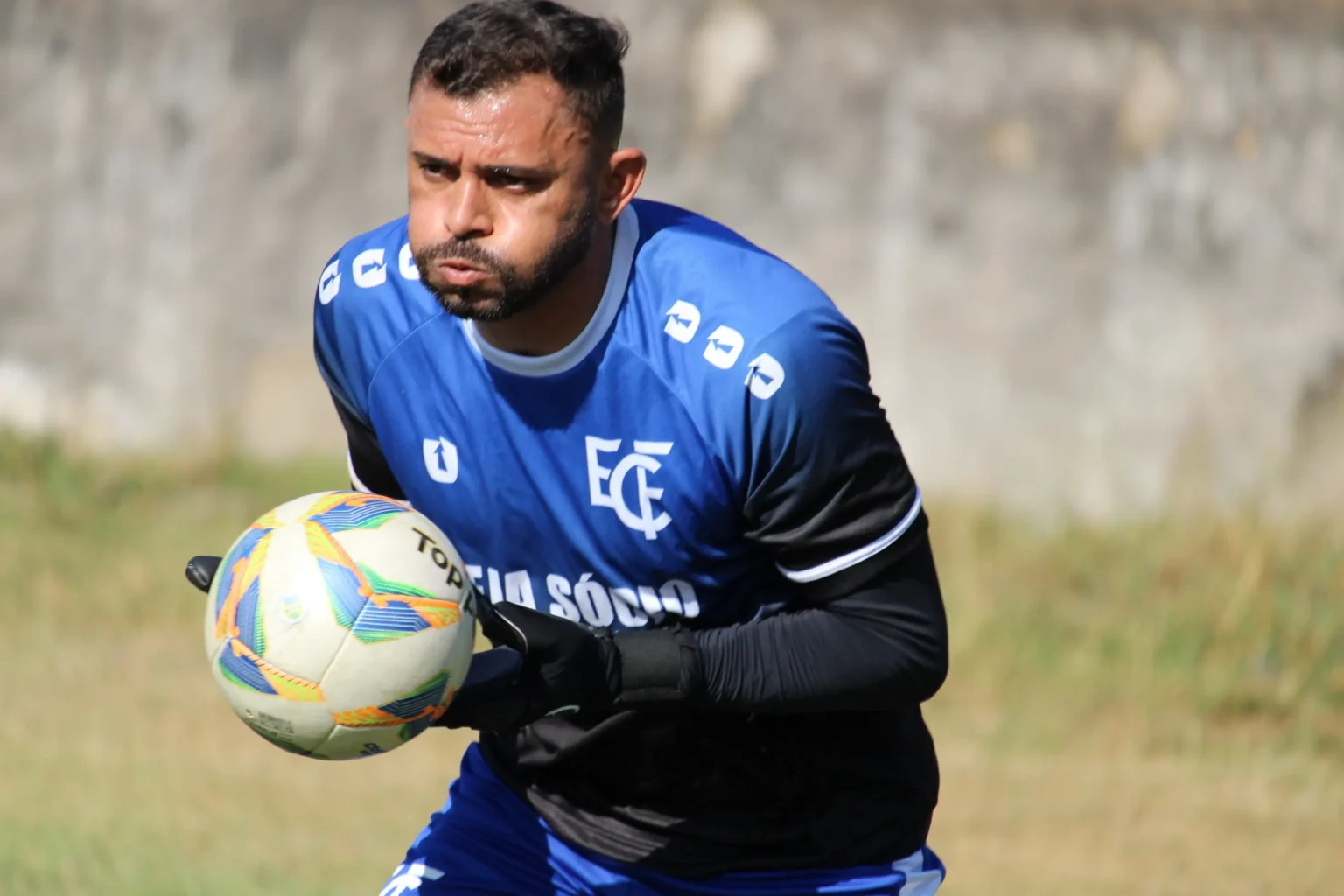 Felipe Sousa recebe elogio de colega de equipe antes de estreia na Série B.