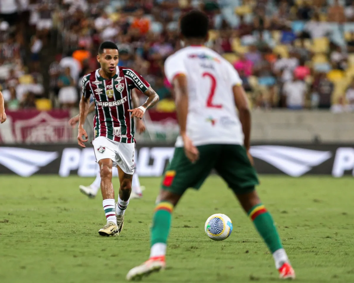 Fluminense recebe oferta de R$ 49 milhões por Alexsander: negociações com clube saudita em andamento