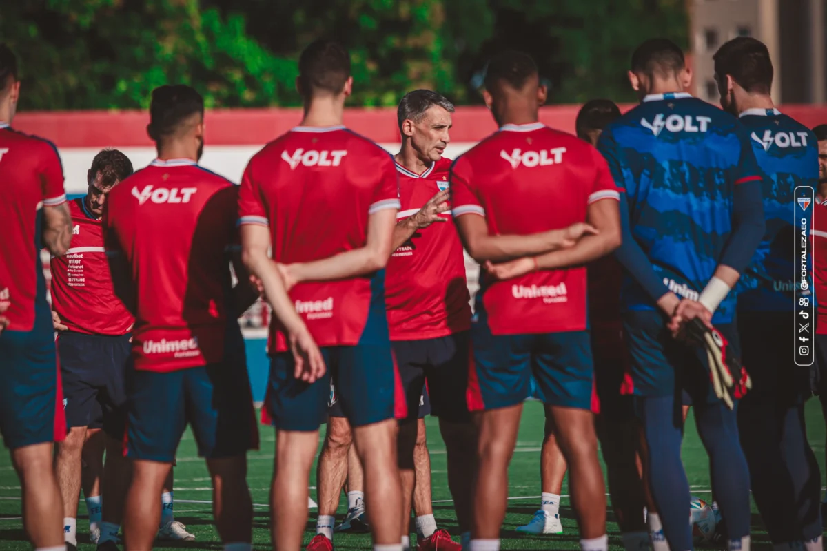 "Fortaleza Se Prepara Para Confronto Com o Botafogo, Mantendo a Liderança no Brasileirão"