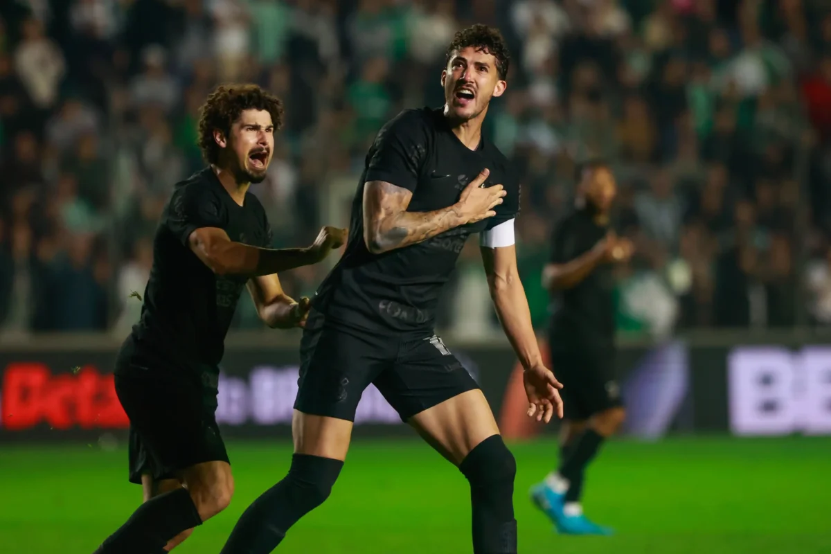 Gustavo Henrique destaca falta de sorte do Corinthians e considera próximo jogo como o "mais importante do ano"