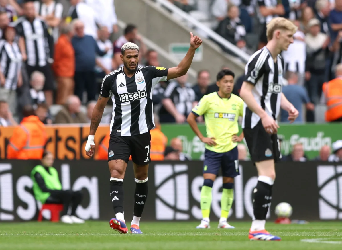 Joelinton marca e Newcastle vence na estreia da Premier League 24/25