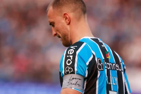 Kannemann e a Busca pela Dupla de Zaga Ideal: Grêmio Mantém Invencibilidade na Libertadores