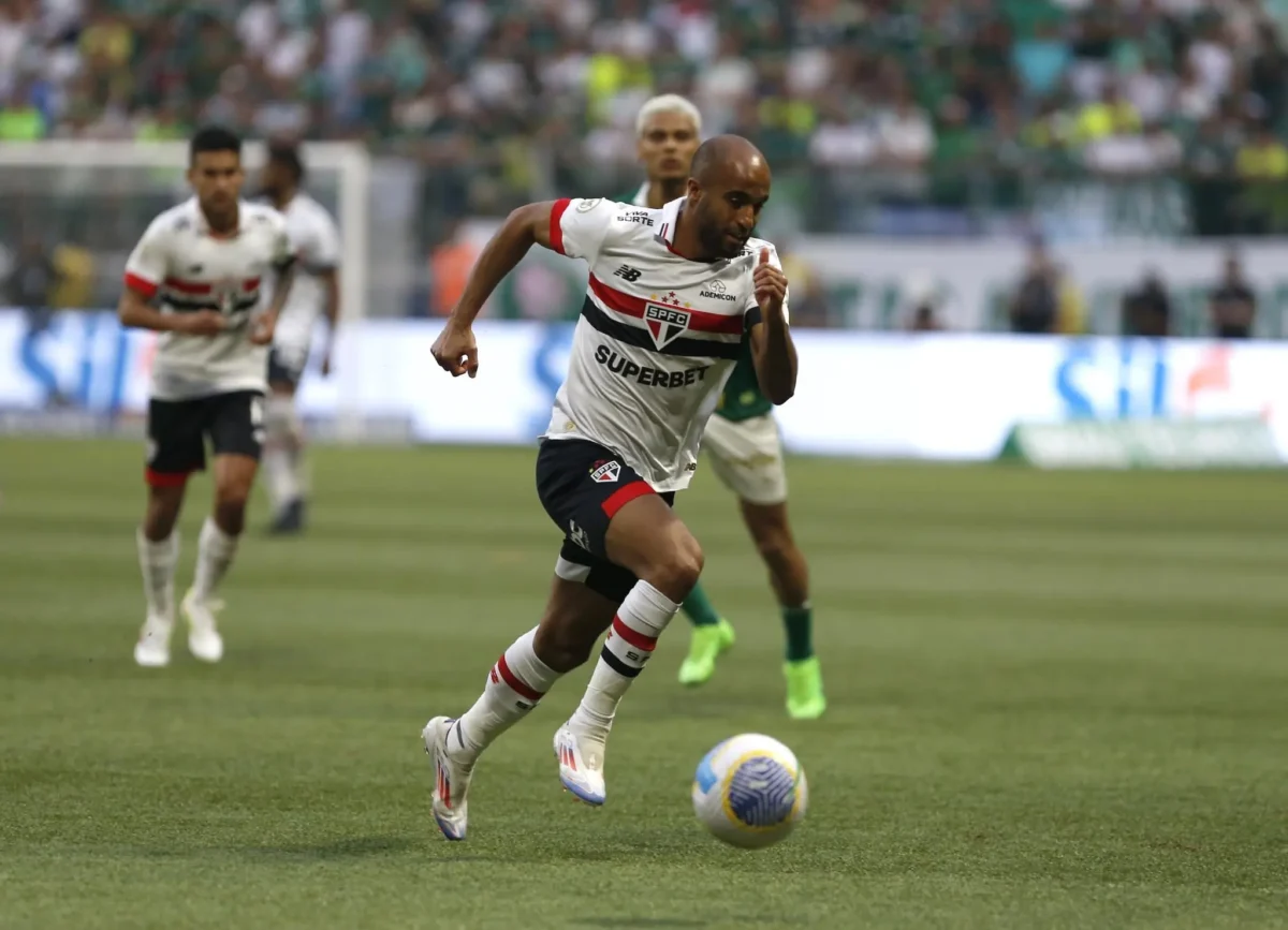 Lucas lamenta confusão após clássico e pede mudança de foco ao São Paulo: "É hora de pensar no Campeonato Brasileiro"