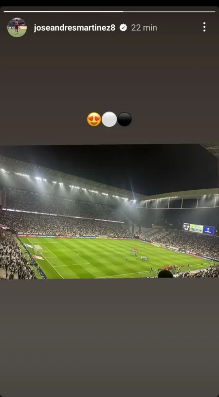 Martínez e Hernández no Corinthians: Dupla visita ao estádio em noite decisiva para a classificação