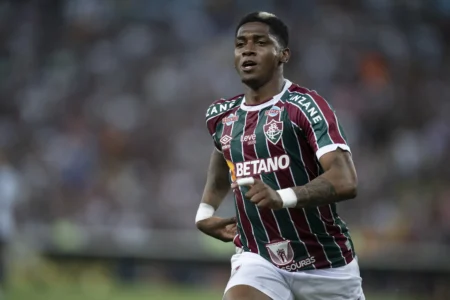 Paysandu anuncia contratação do atacante colombiano Yony Gonzales, ex-Fluminense