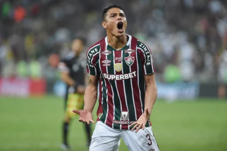 Thiago Silva revela por que escolheu bater pênalti na disputa da vaga do Fluminense: "Esse é o meu momento"