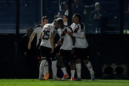 Vasco Supera Expectativas e Conquista Vitória Em Jogo de Virada, Garante Lugar no G-8.