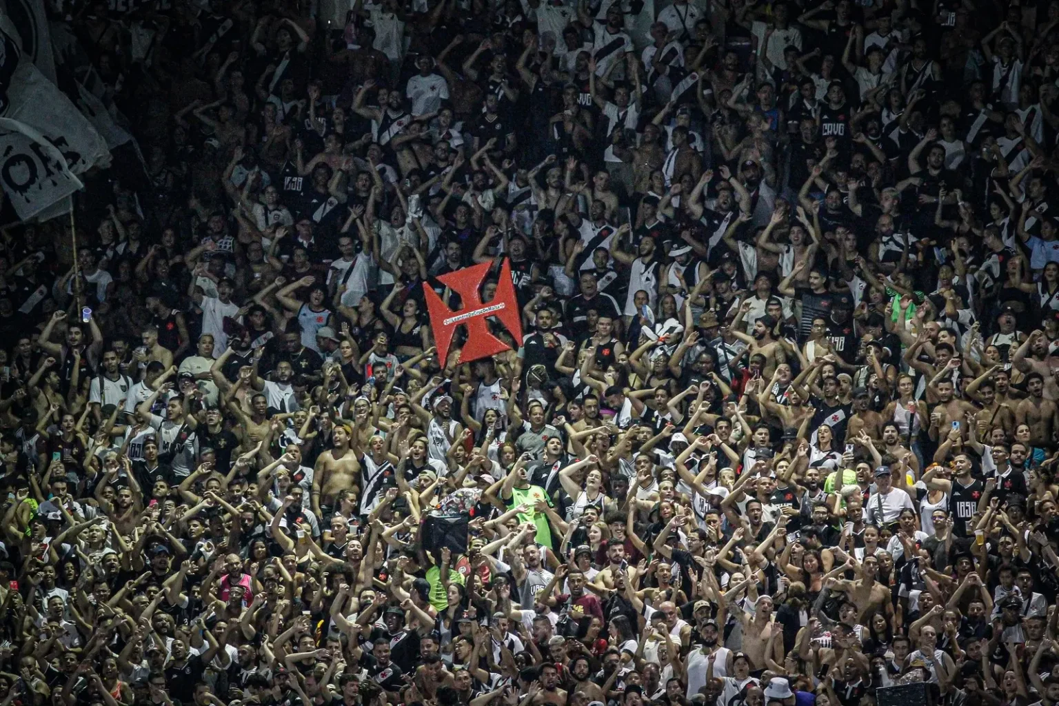 Vasco x Athletico-PR: Torcida do Vasco Esgota Ingressos para o Jogo