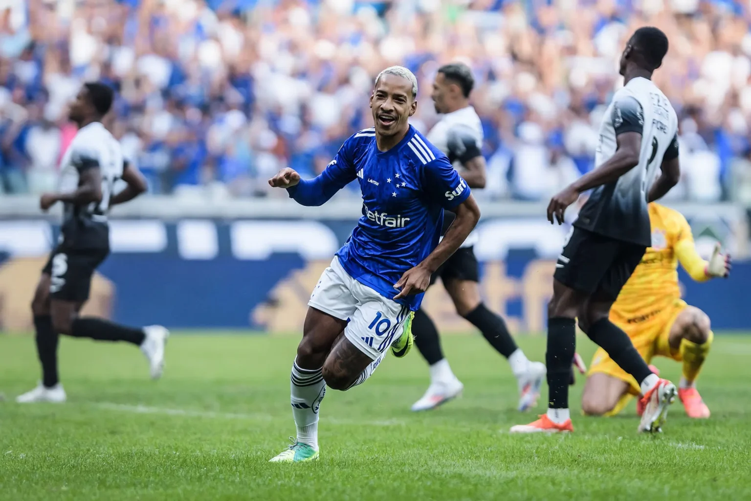 Volta do Campeonato Brasileiro: Matheus Pereira Retorna ao Cruzeiro após Ausência Decisiva