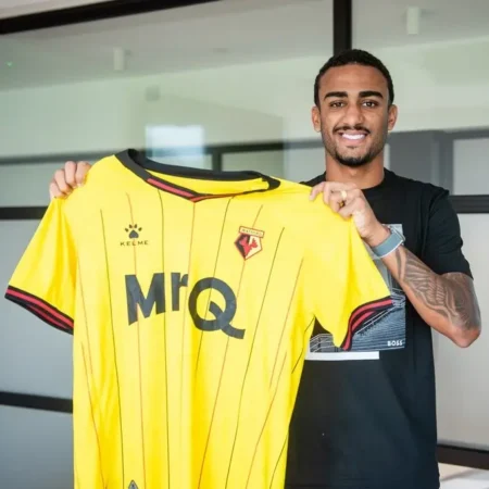 Watford anuncia a contratação de Kayky Almeida, zagueiro revelado pelo Fluminense