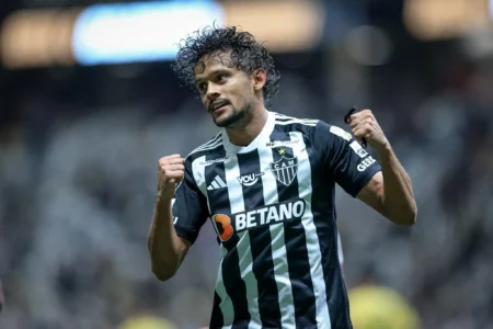 "Análise do Desempenho de Deyverson na Estreia pelo Atlético-MG em Clássico: 'Merecíamos a Vitória'"