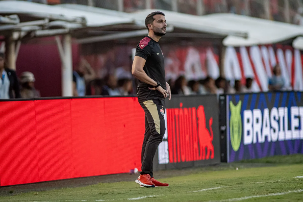 "Auxiliar do Vitória Revela Emoções Decisivas Durante o Jogo: 'Tínhamos Intenção de Vencer'"