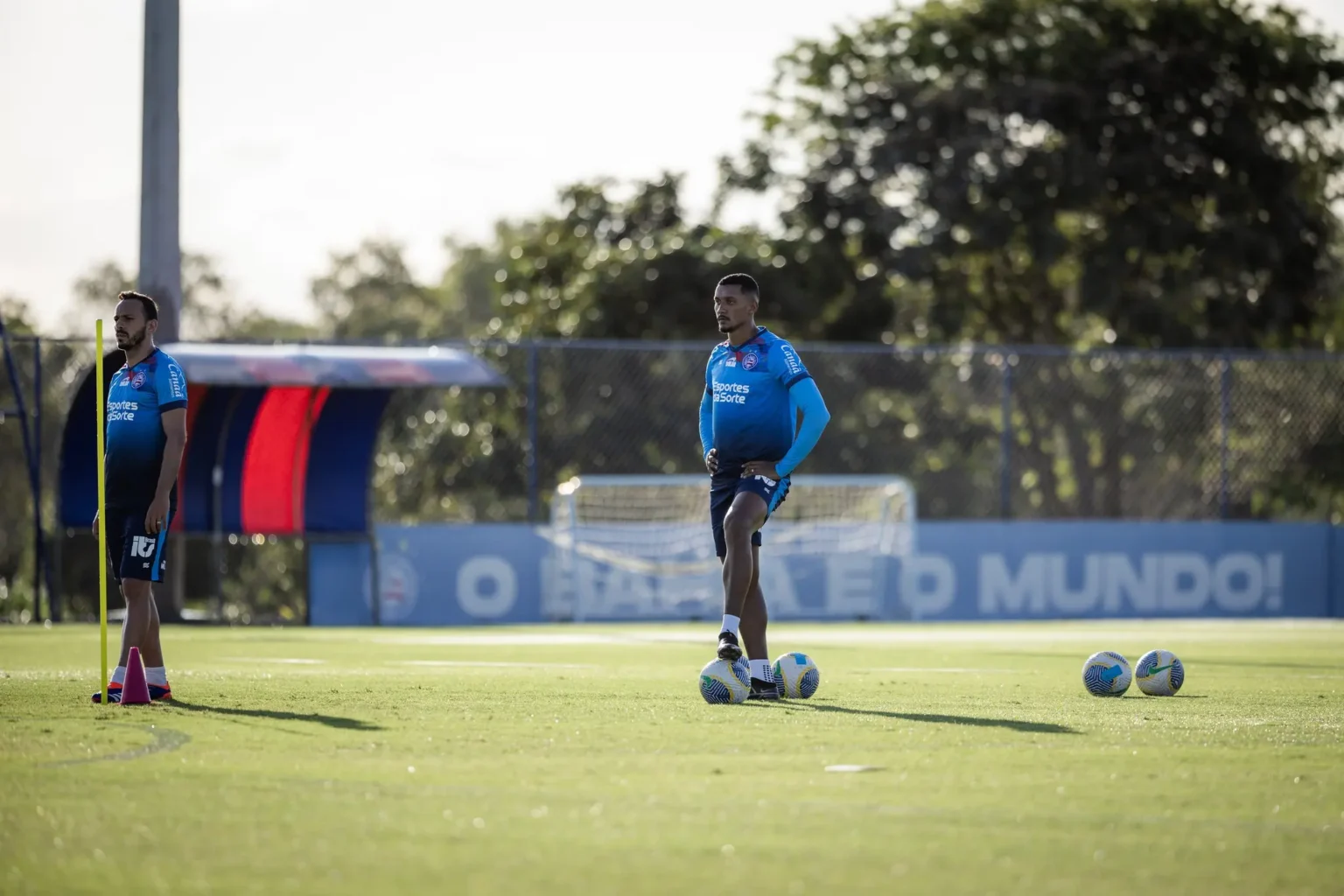 "Bahia Inicia Preparação para Confronto Contra o Botafogo Após Saída de Rezende e Gilberto"