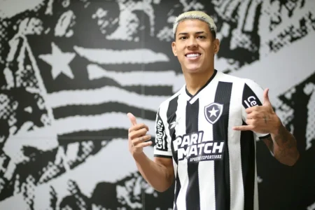 "Botafogo Anuncia Contratação de Matheus Martins: 'Não Hesitei'"