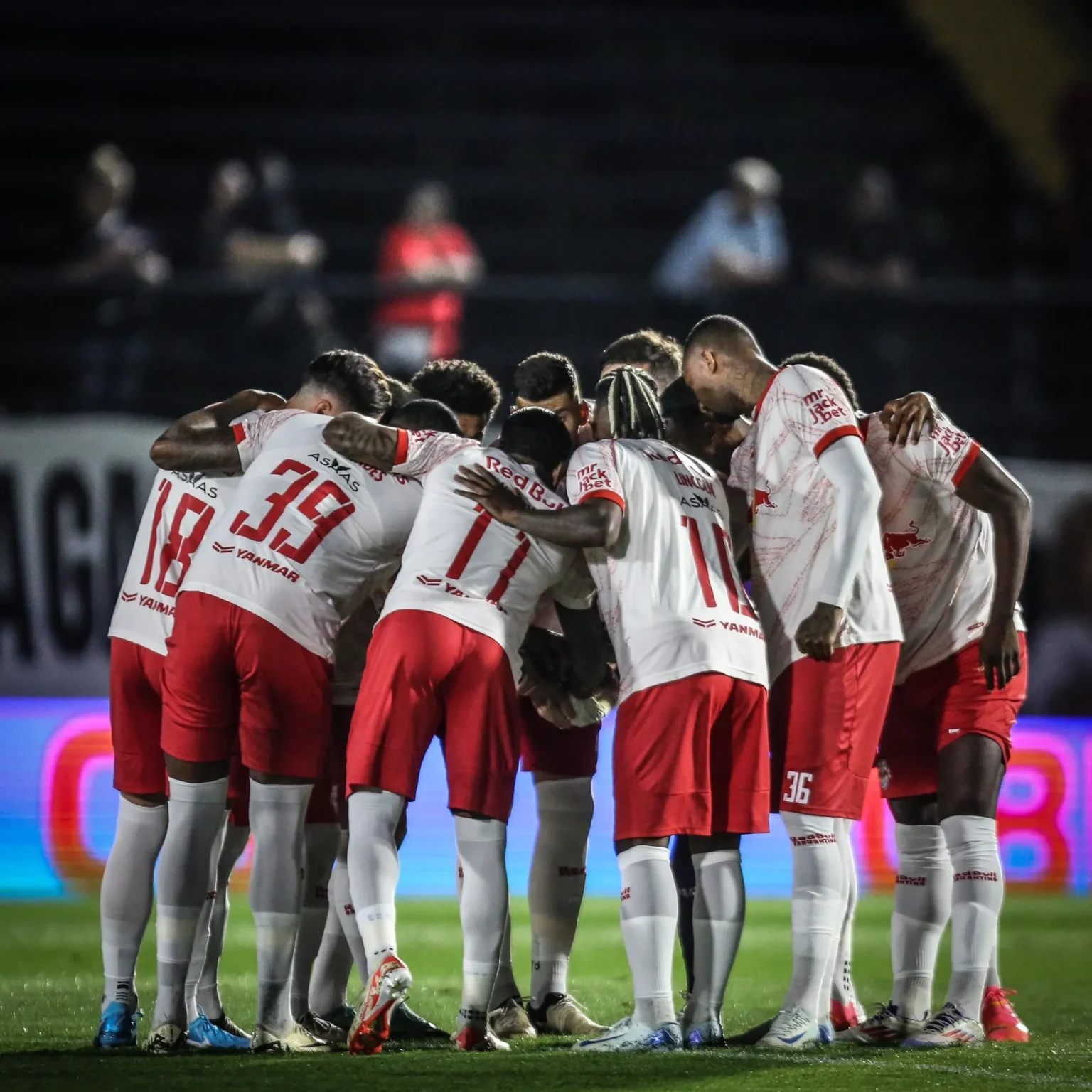 "Bragantino é eliminado da Copa do Brasil: Técnico Thiago Borbas destaca a necessidade de maior dedicação da equipe"