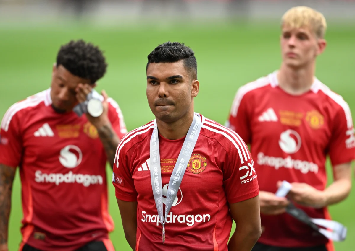 "Casemiro brilha no Manchester United e dissipa rumores sobre possível transferência"