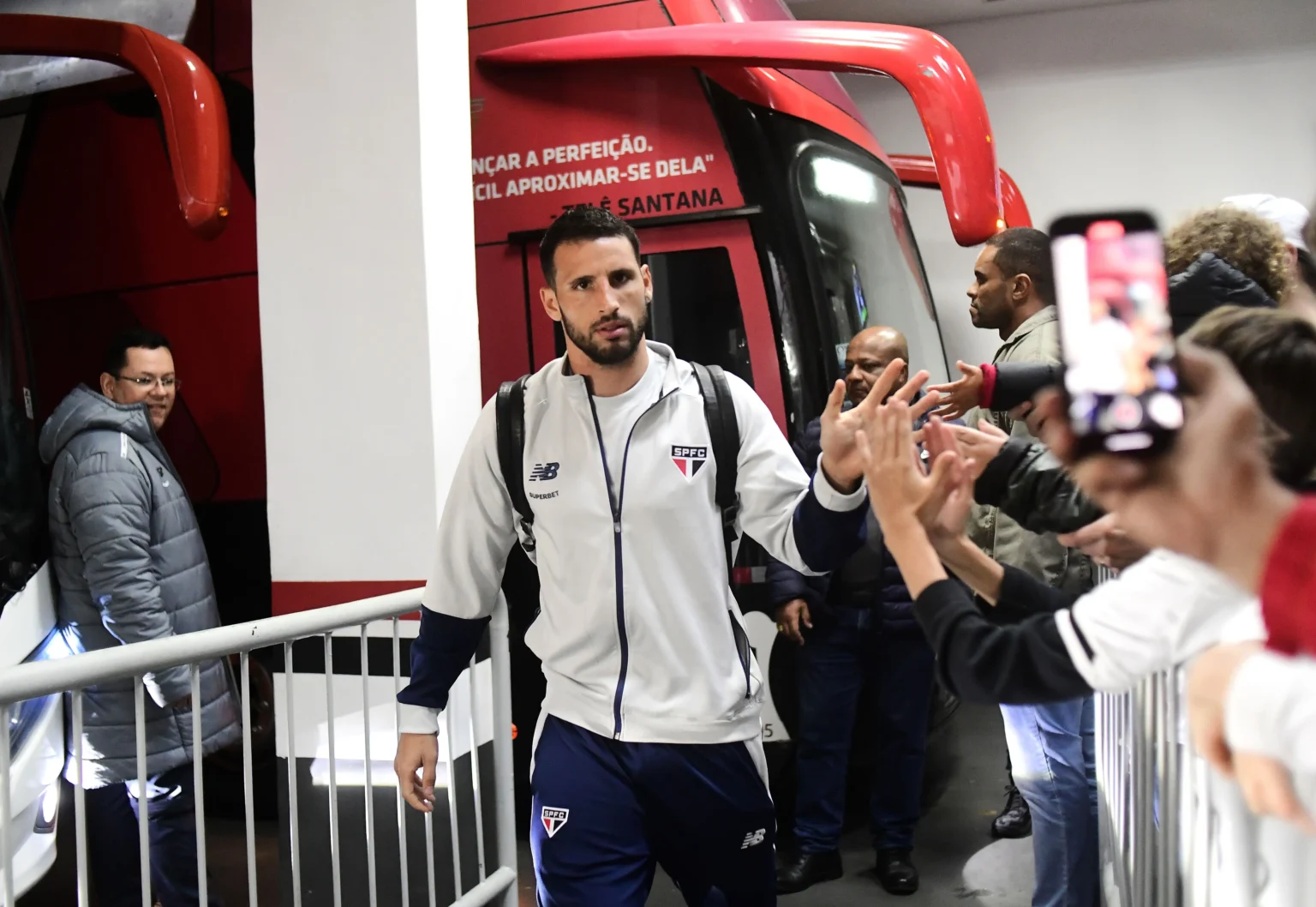 "Como Calleri melhorou seu desempenho: estratégia para participar de 14 dos últimos 16 jogos do São Paulo"