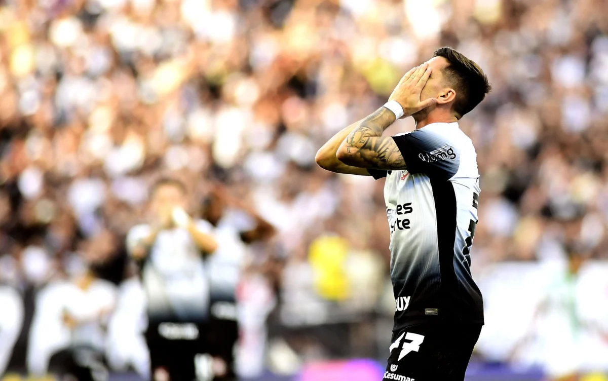 Corinthians Sofre Baixa de Igor Coronado para Duelo contra o Bragantino