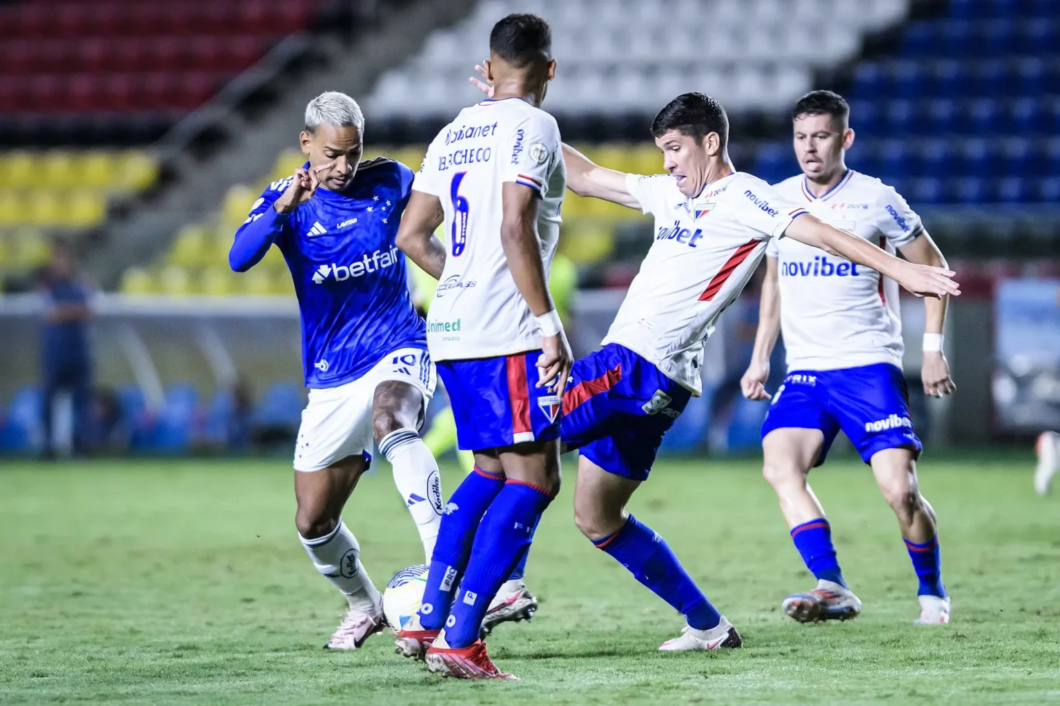 Cruzeiro: Análise das Atuações de Matheus Pereira, Lautaro e Desempenho da Defesa