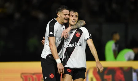 "Dupla decisiva do Vasco brilha na Copa do Brasil: Vegetti e Piton marcam gols determinantes"