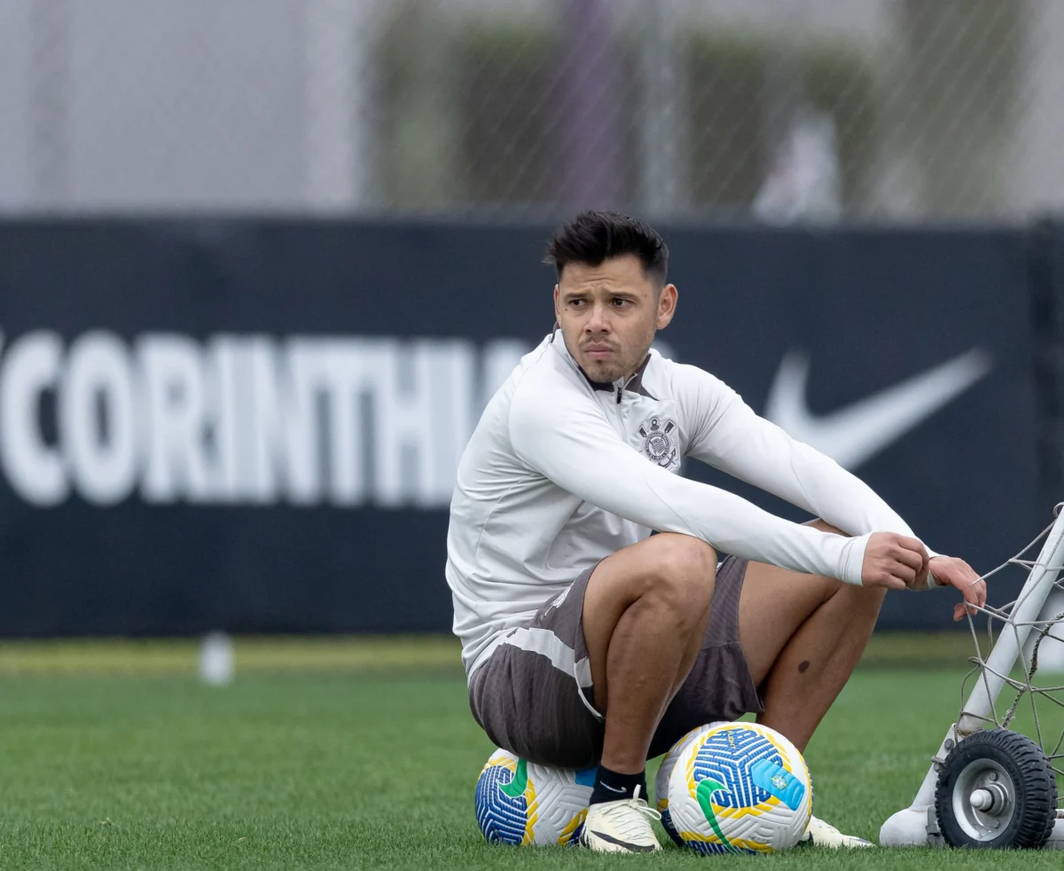 Escalação do Corinthians: Romero Ausente por Desconforto na Coxa para o Jogo Contra o Bragantino