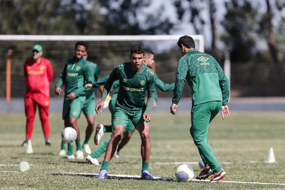 Escalação do Fluminense: Thiago Silva e André de volta, Mano deve promover mais alterações no time