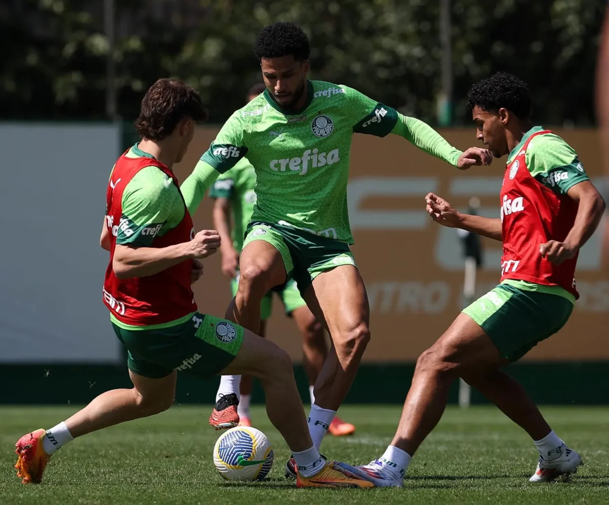 Escalação do Palmeiras x Athletico-PR: Abel Ferreira promove mudanças na defesa.