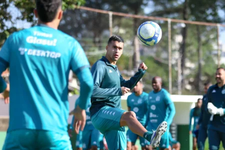 Ex-jogador do Corinthians deixa o Guarani e assina com clube estrangeiro pela primeira vez