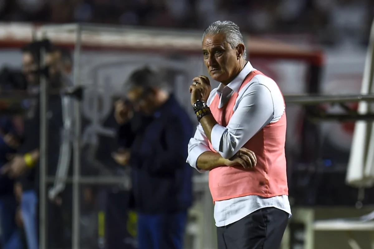 "Flamengo x São Paulo: Tite Destaca Dificuldade em Manter Alta Performance"