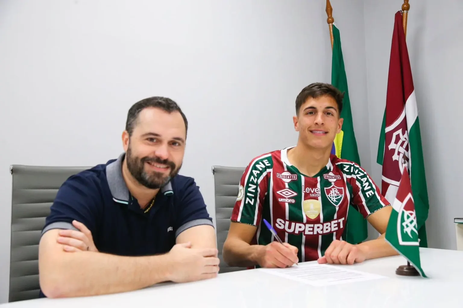 "Fluminense Anuncia a Contratação de Facundo Bernal, Ex-Jogador do Defensor"