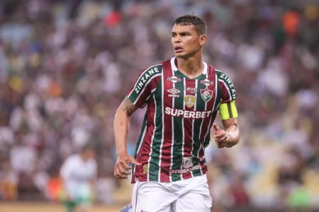 "Fluminense Eliminação na Copa do Brasil: Thiago Silva Lamenta 'Noite em Claro'"