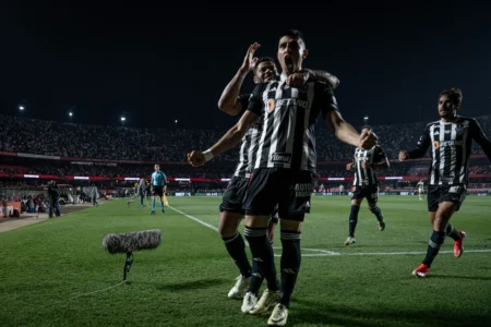 Gol de Battaglia no São Paulo x Atlético-MG: Revive o lance que lembra Ronaldinho no Morumbi há 11 anos