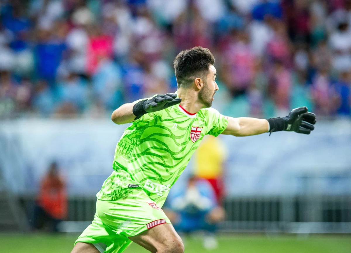 "Goleiro Especialista em Defesas de Pênaltis do CRB Revela Estratégias para Enfrentar o Atlético-MG"