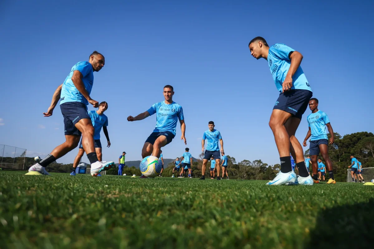 "Grêmio Divide Preparação para Libertadores e Brasileirão entre Curitiba e Cuiabá"