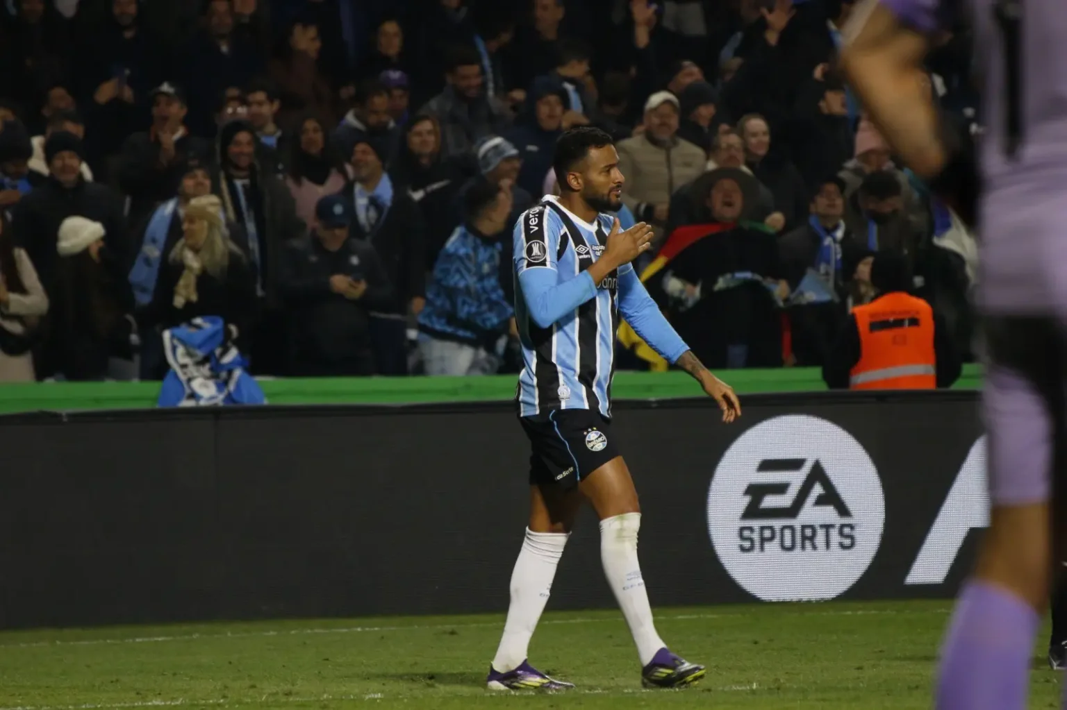 "Grêmio Supera Adversidade e Realiza Virada Incrível em Apenas 3 Minutos"