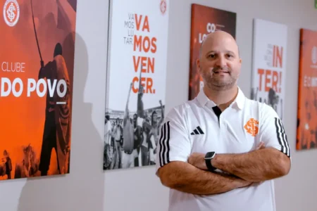 "Inter Confirma Saída do Executivo Felipe Becker e Nomeia Novo Vice de Futebol"