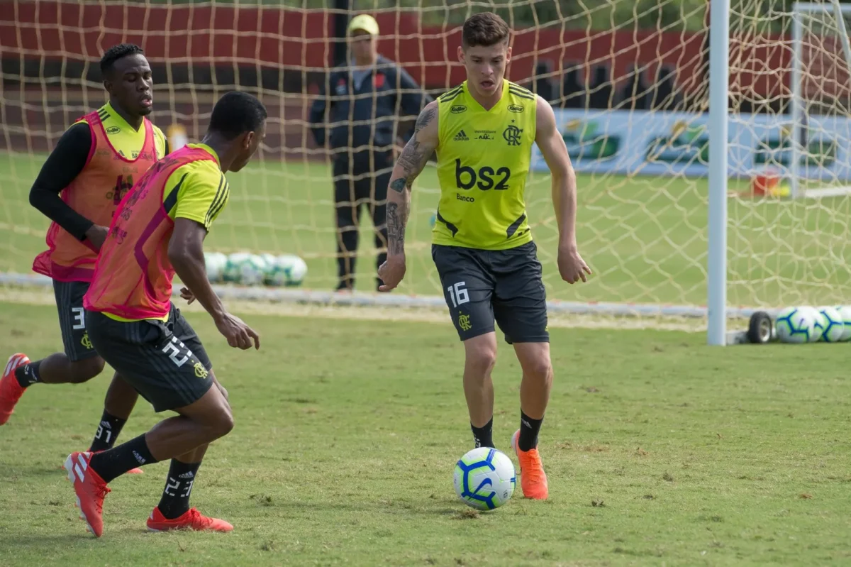 "Juventude Contrata Volante Oriundo do Flamengo Após Duas Saídas de Atletas"