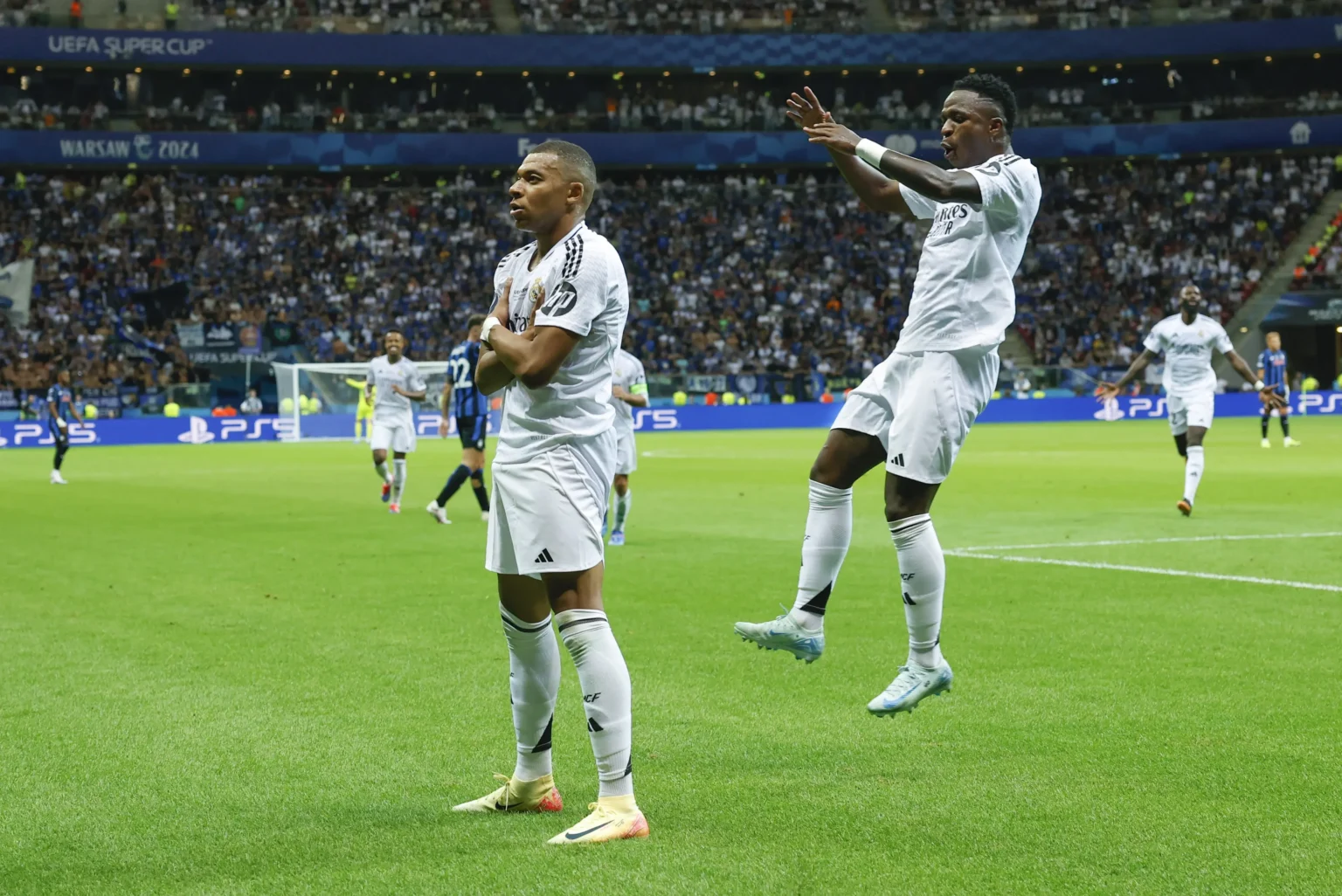 "Mbappé comemora conquista inaugural pelo Real Madrid e elogia conexão com Vinícius Júnior"