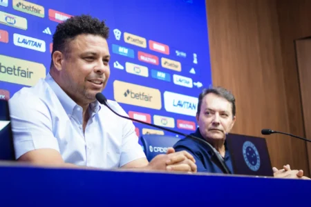 "Ronaldo, ex-proprietário da SAF, destaca Cruzeiro e mais três times como favoritos ao título da Sul-Americana"