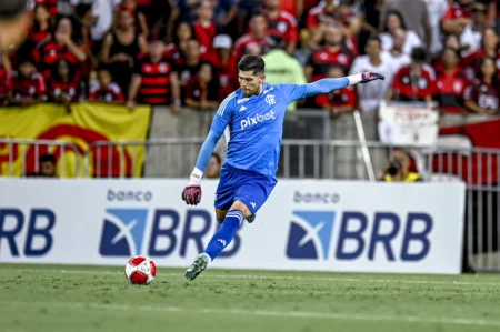 "Rossi Mira Conquistar Bolívar após Empate do Flamengo: Preparação para Fazer a Diferença"