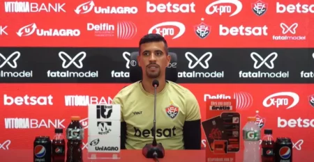 "Ryller Mira Retorno após Longa Ausência no Clássico Ba-Vi do Vitória"