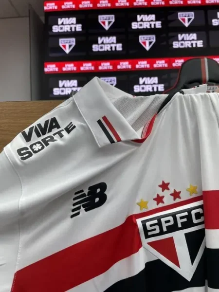 "São Paulo anuncia novo patrocínio e lança título de capitalização com receita destinada ao futebol"