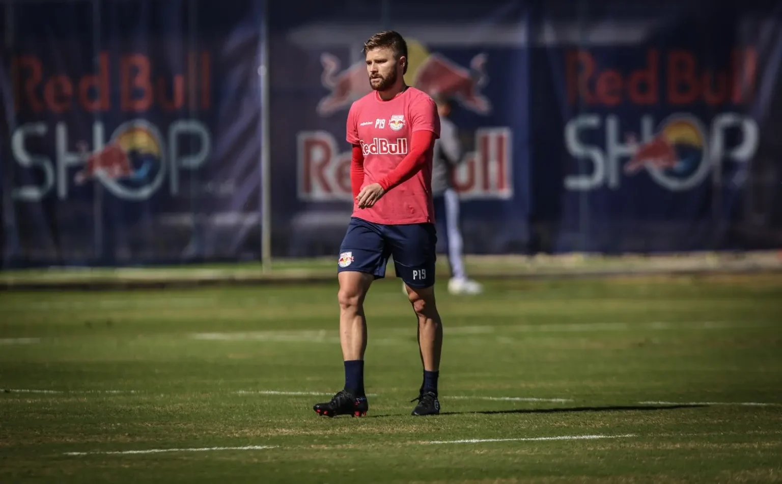 "Sasha e Pedro Henrique se reaproximam do Bragantino antes do confronto na Copa do Brasil contra o Athletico"